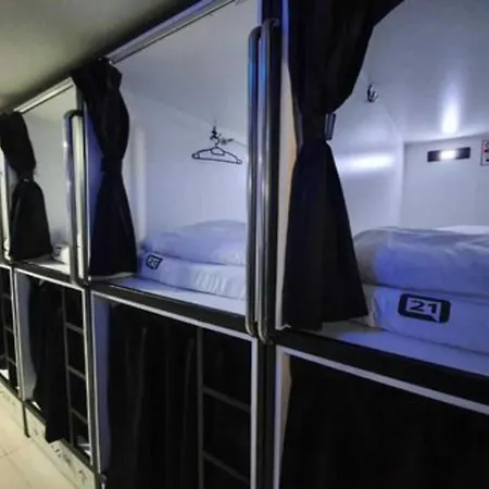 Oyo 91036 J Capsule Hotel @ Jalan Bukit Bintang-3